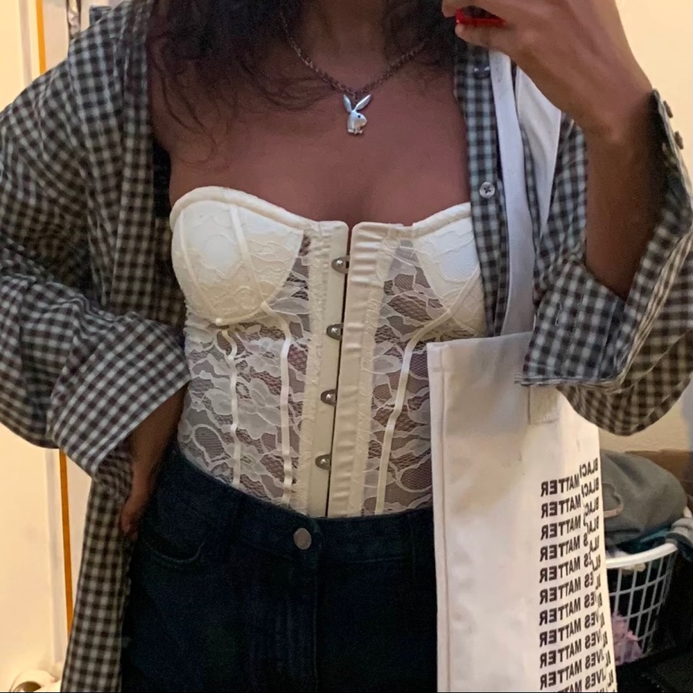 *BRAND NEW* Cream Lace Hook and Eye Corset